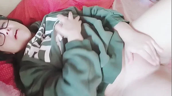 Amateur teen masturbating - Hana Lily